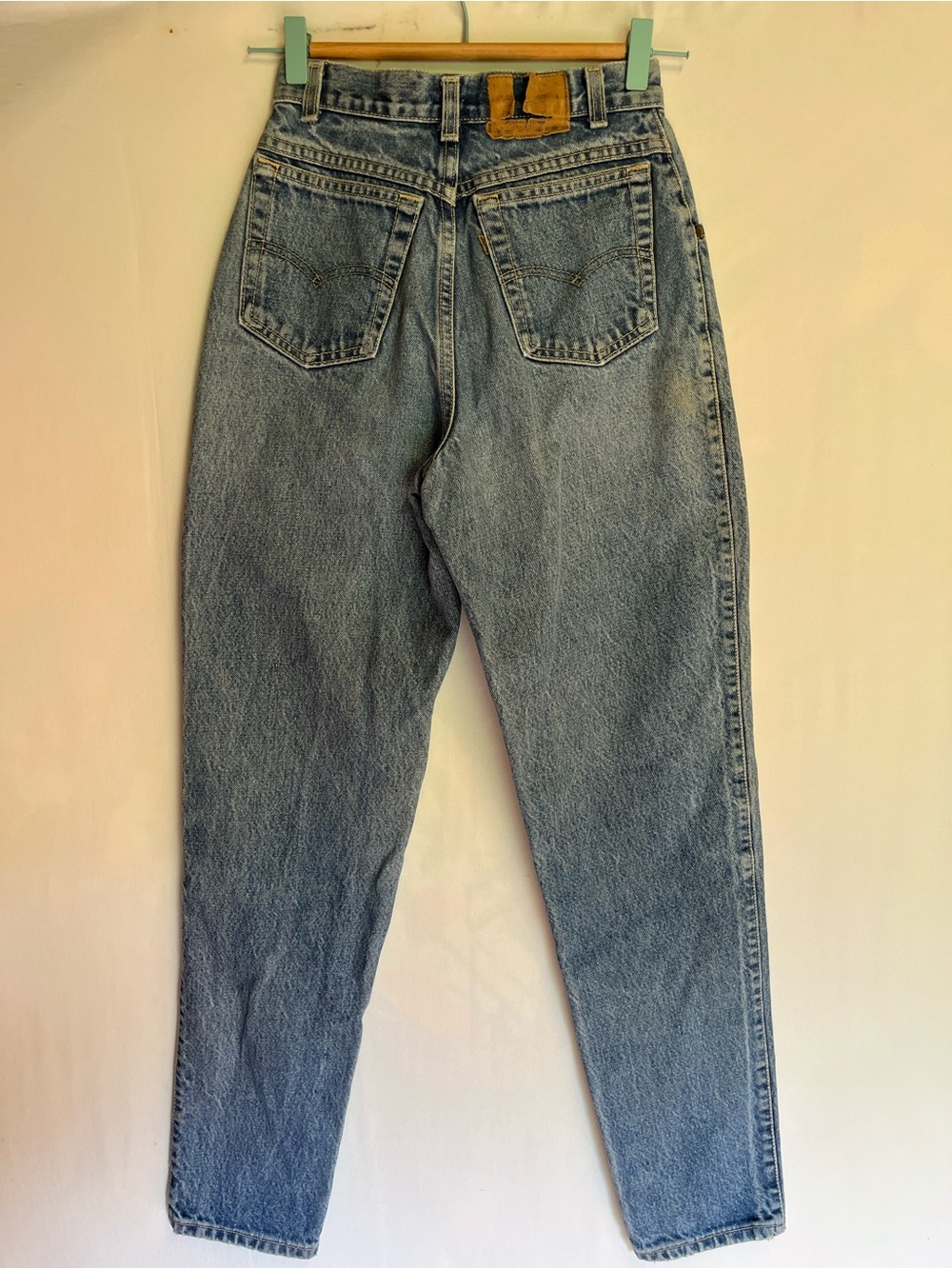 True Vintage Levi’s Brown Tab Acid Wash High Rise Mom Jeans USA 24x29 - Picture 3 of 13